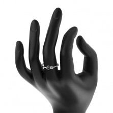 Ring aus 925 Silber, schmale Ringschiene mit klaren Zirkonia, Dreizack