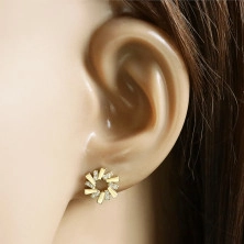 Ohrringe aus 375 Gelbgold – runde Blume, rechteckige Blütenblätter, klare Zirkone