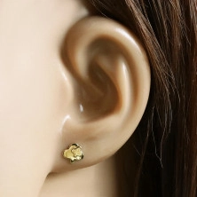 Ohrringe aus 14K Gold – ein Kleeblatt mit einem anderen kleineren Kleeblatt geschmückt